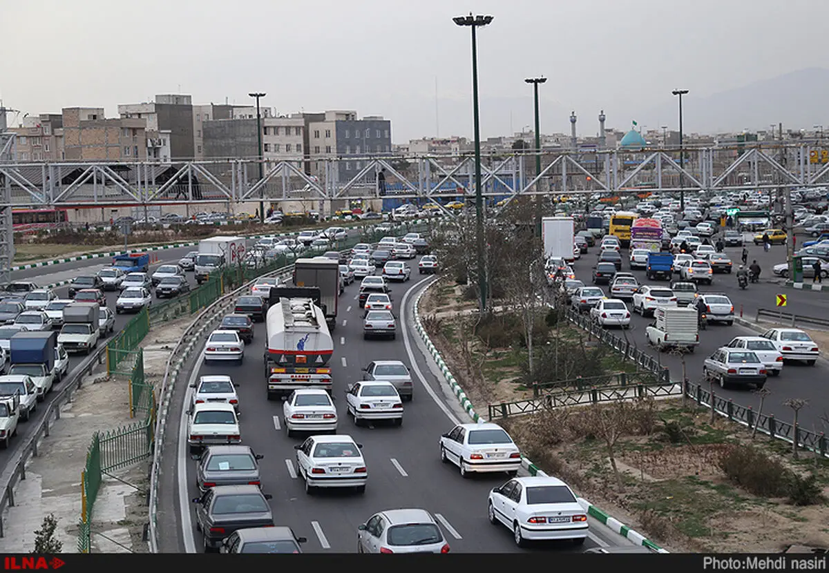 بارش باران در قزوین و گیلان/ترافیک سنگین در آزادراه تهران - کرج