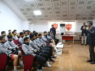 کارگاه‌های آموزشی داوری و پزشکی برای بازیکنان پرسپولیس
