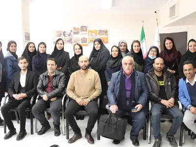 برگزاری نشست  دفتر بنیاد دستان مهربان  کرج با حضور خبرنگاران