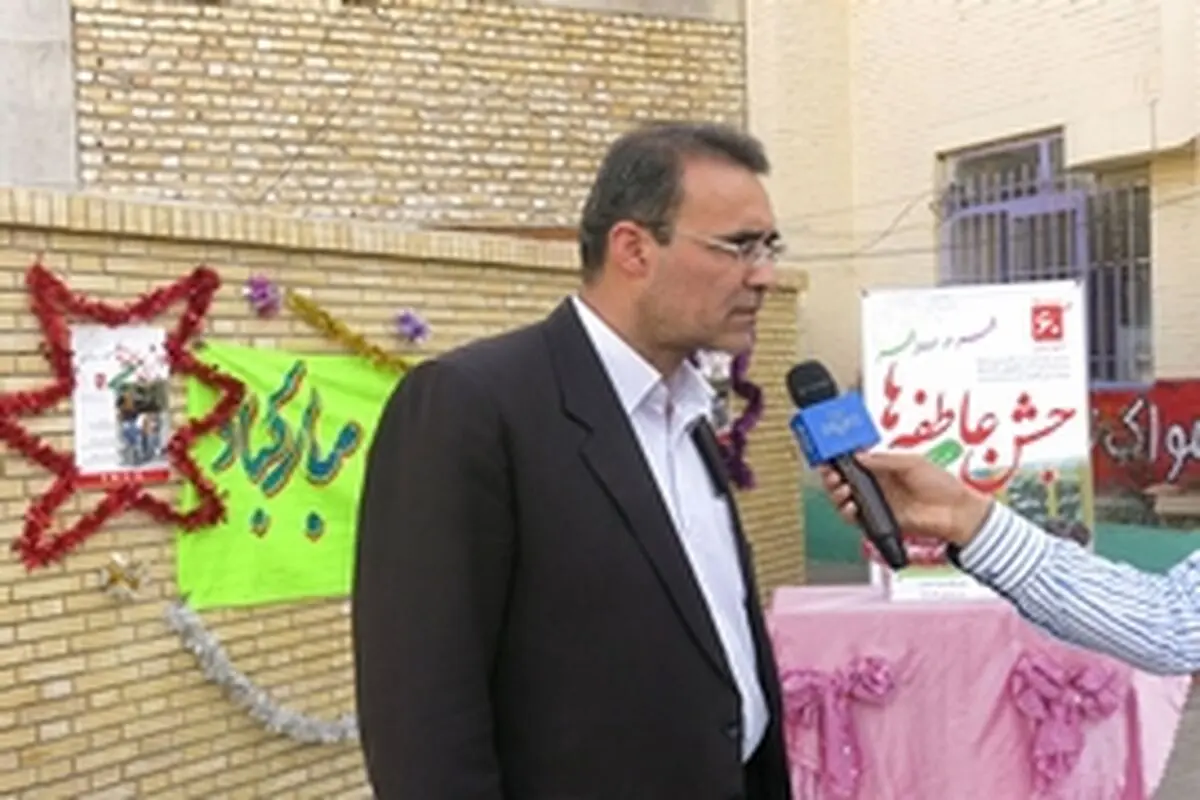 توزیع نمادین کمک‌های جشن عاطفه‌ها