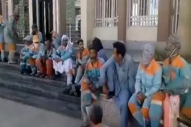 اعتراض کارگران شهرداری منطقه دو  زاهدان به بی‌حقوقی