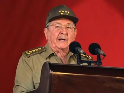 کناره‌گیری کاسترو از ریاست حزب کمونیست کوبا