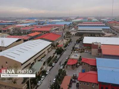 تعطیلی ۳۰ تا ۴۰ درصد بنگاه‌های صنعتی پروانه‌دار/ کارخانه‌ها ۲ ماه در سال، توانایی فعالیت ندارند 