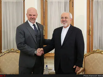 گری لوئیس با ظریف خداحافظی کرد
