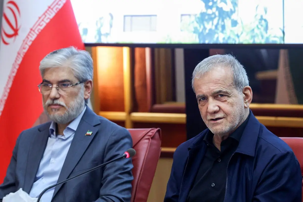 نخبگان و دانشگاهیان برای حل مشکلات کشور به میدان بیایند/ استمرار درگیری‌ها به نفع هیچ طرفی نیست