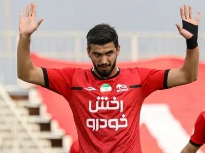 آقاجانپور: داوری ها بیش از اندازه به تیم ما ضربه زده است/ دوست داشتم گلم سه امتیازی باشد