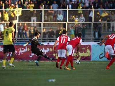 به بهانه پنالتی فروزان به بیرانوند؛ گلرهایی که استاد پنالتی هستند (ویدئو)
