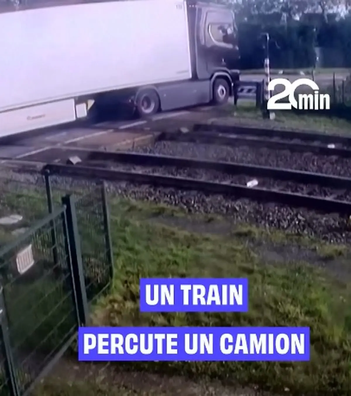 برخورد قطار با یک دستگاه کامیون در هلند/ پنج نفر زخمی شدند + فیلم