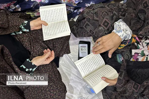 مراسم دعای کمیل زائران ایرانی در مدینه منوره