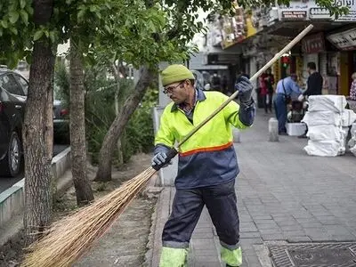 درخواست کارگران شهرداری ساری برای دریافت مطالبات/ مسئولان نظارت بر عملکرد مدیران شهر را بیشتر کنند