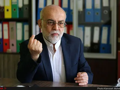 باید با مشکلات اقتصادی همزیستی ایجاد کنیم/ مردم همان مردم زمان ابتدای انقلاب هستند/ نحوه تعامل ما با مردم تفاوت پیدا کرده است