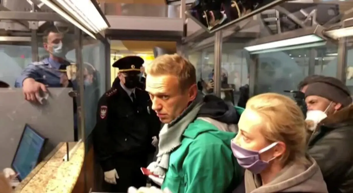 Russia detains Kremlin critic Alexei Navalny, faces clash with Western nations