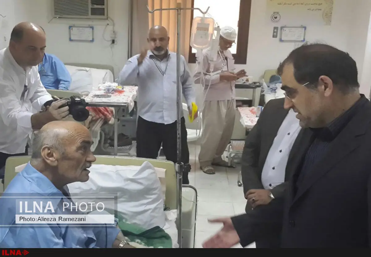 وزیر بهداشت در جمع خانواده جان باختگان فاجعه منا حضور یافت
