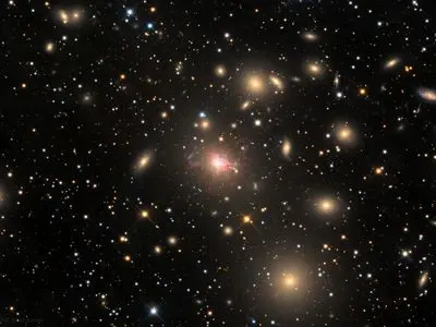 عکس روز ناسا از کهکشانی عجیب و آشفته