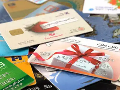 برخی کاندیداهای انتخاباتی در حال توزیع ارزاق عمومی و کارت هدیه هستند