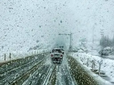 ارتفاع برف در همدان به ۱۵ سانتیمتر رسید