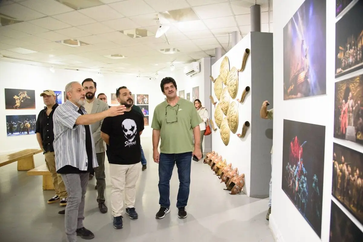 رسول خادم نمایشگاه «تَن‌پوشِ پهلوان» را افتتاح کرد