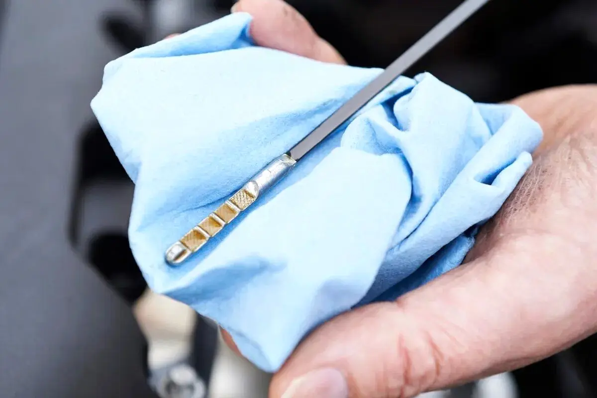 اشتباهات رایج در اندازه گیری روغن موتور خودرو