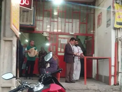 بازدید سرزده فرماندار شیراز از ۲۰ نانوایی/ کیفیت نان و نحوه خدمت‌رسانی بررسی شد