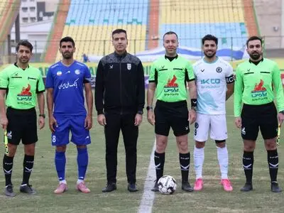 داور کم تجربه لیگ برتر با قضاوت جنجالی خبرساز شد