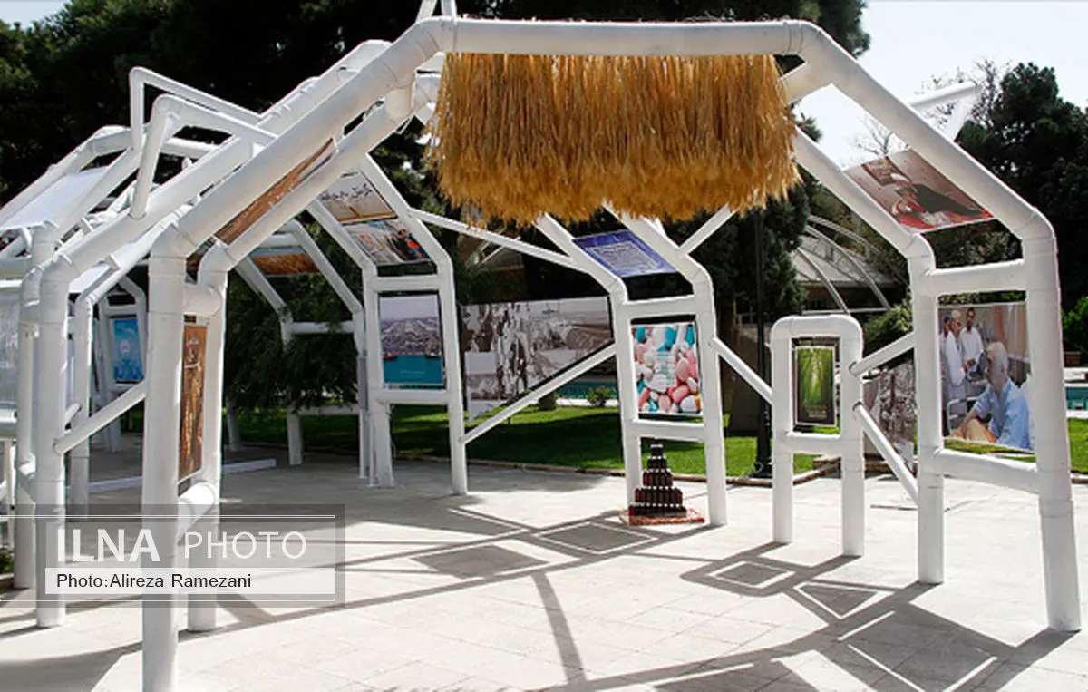 بازدید مجید انصاری از نمایشگاه «هنر تدبیر»