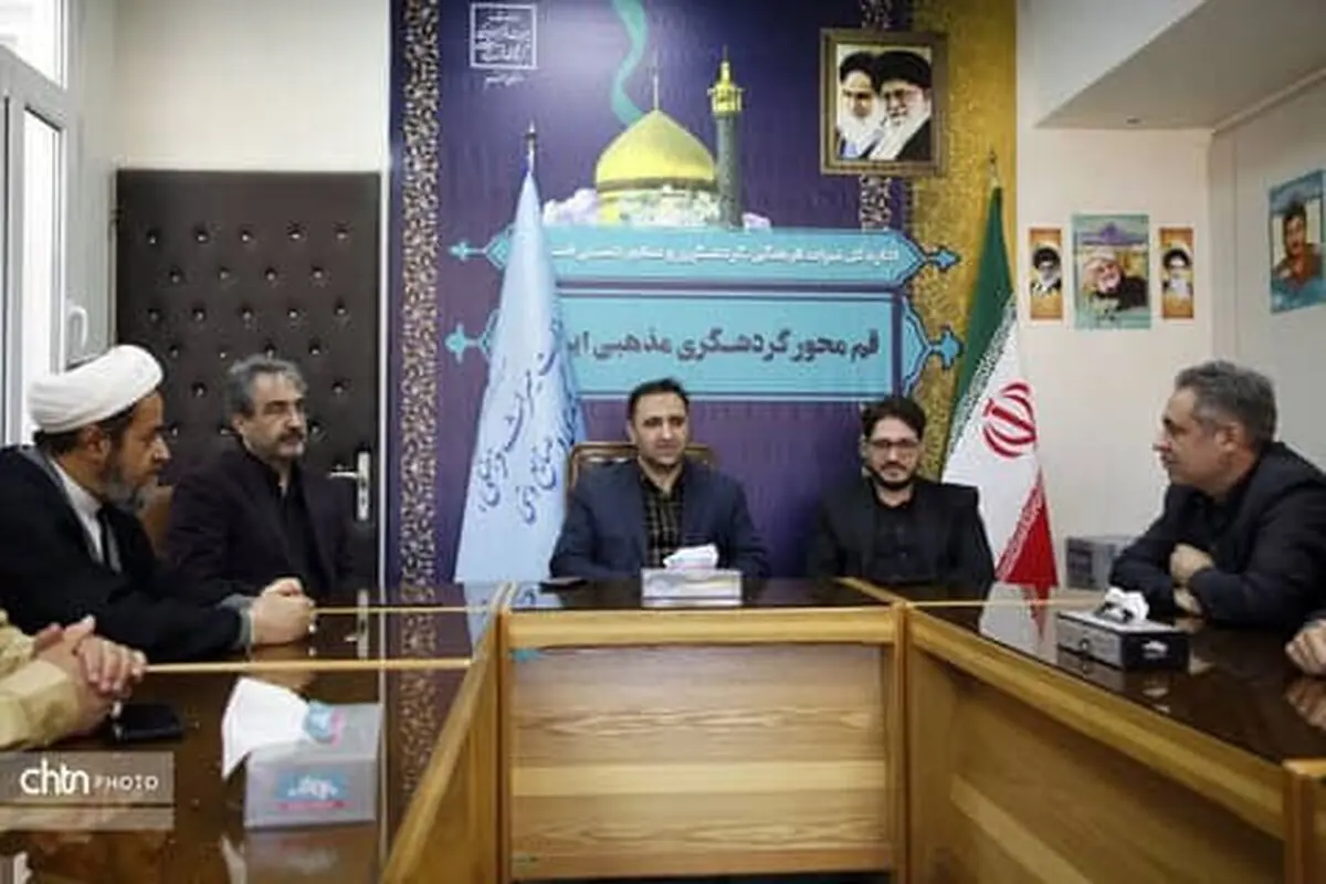 یکی از ویژگی‌های قم قرار داشتن در مسیر گذر مسافران استان‌های مختلف کشور است