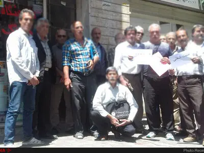 تجمع کارگران تعدیل شده شرکت «حمل‌ و نقل آبادان» در مقابل اداره کار غرب تهران