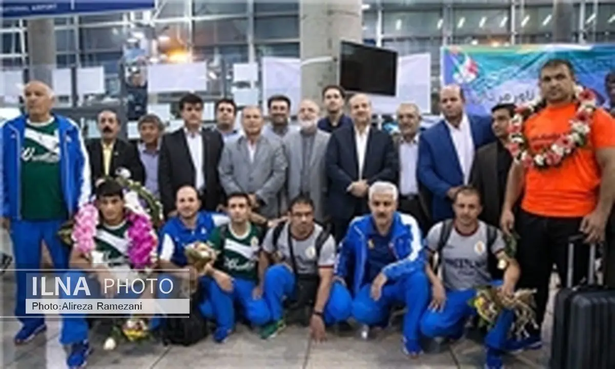 تیم ملی کشتی آزاد به ایران بازگشت
