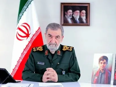 مقاومت، راهبرد حفظ هویت ملت ایران است