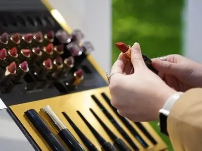چرا در بارداری نباید آرایش کرد؟