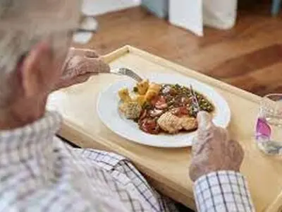 5 غذای مناسب برای سالمندان بی دندان