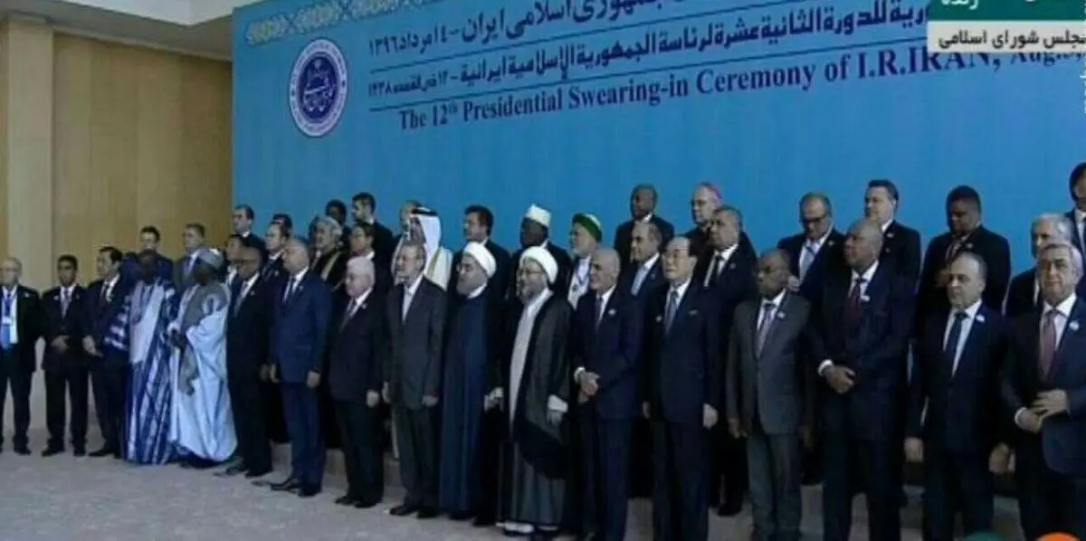 عکس یادگاری مهمانان خارجی در مراسم تحلیف 