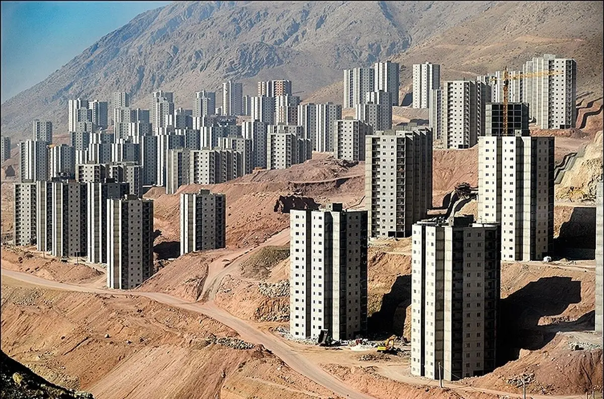 حفظ آبروی احمدی‌نژاد بر دوش دولت روحانی افتاد/ تحویل بیش از نیمی از واحدهای مسکن مهر در دولت یازدهم  