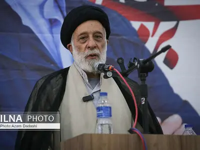 استقبال بی‌نظیر حامیان دکتر پزشکیان در قزوین از آیت الله سید هادی خامنه‌ای/2
