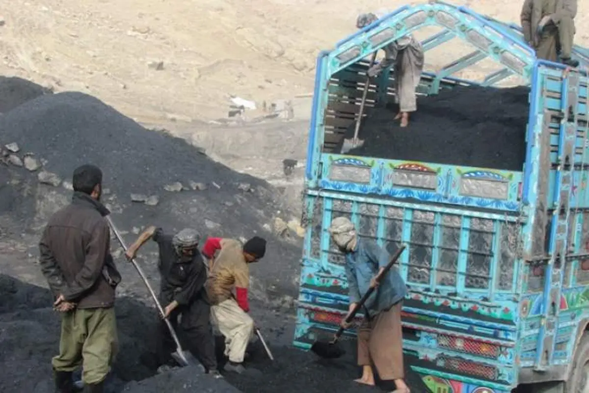 ربوده شدن ۱۲۰ راننده و کمک راننده کامیون در افغانستان