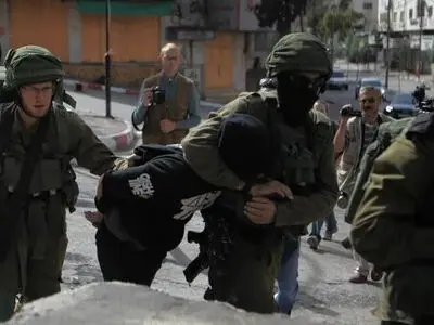 بازداشت دست‌کم ۴ فلسطینی توسط سربازان اشغالگر اسرائیلی
