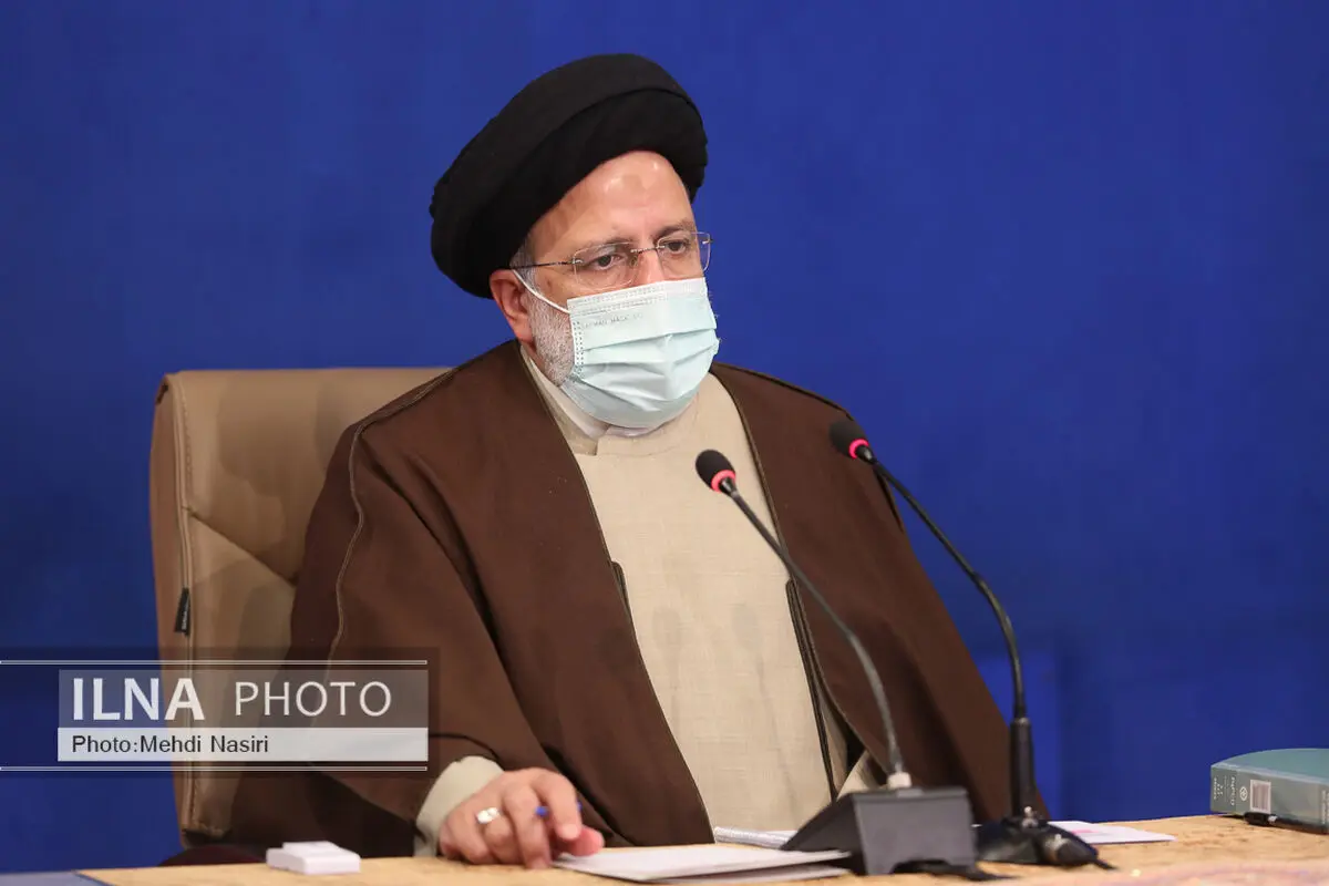 همانطور که فاصله بین دولت و ملت کاهش یافت، باید فاصله با دانشگاه هم کاهش یابد