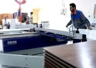 کارگران کیش چوب: با تمام توان پای کار هستیم/ بخشی از مطالبات‌مان پرداخت شود
