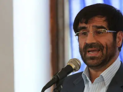 مشکلات کارگران کارخانه چیت‌سازی حل شد