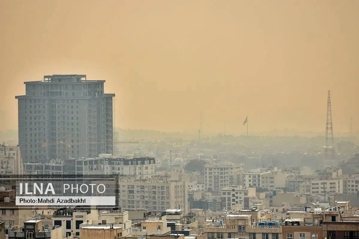 تشدید آلودگی هوا در کلانشهرها و شهرهای صنعتی/ بارش برف و باران در برخی مناطق ایران 