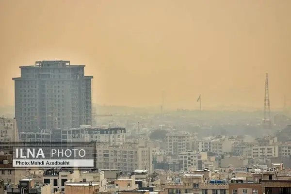 تشدید آلودگی هوا در کلانشهرها و شهرهای صنعتی/ بارش برف و باران در برخی مناطق ایران 