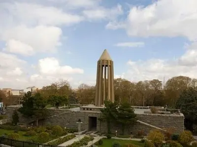 ۳۰ درصد درآمد سالیانه تاسیسات گردشگری همدان به صفر رسید/ هیچ مسافری را پذیرش نمی‌کنیم/ ۱۰ واحد اقامتی غیرمجاز پلمپ شد