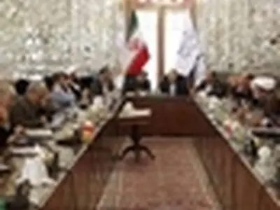 جلسه مشترک فراکسیون اصولگرایان و رهروان ولایت با فرهادی برگزار شد