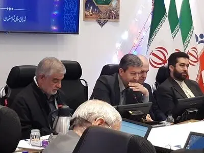 شوراهای فعلی تا زمانی که مسئولیت دارند باید در اجرای وظایف و خدمت به مردم کوشا باشند