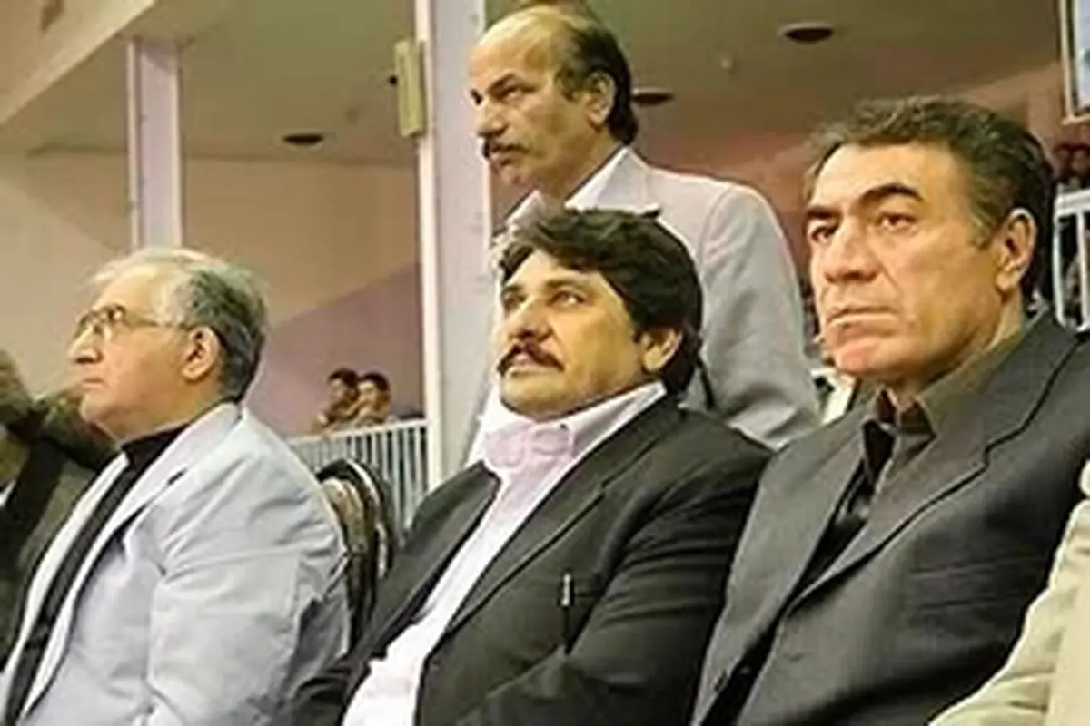 شمس: جانشین ناطق در بوکس ۲ روز هم دوام نمی‌آورد