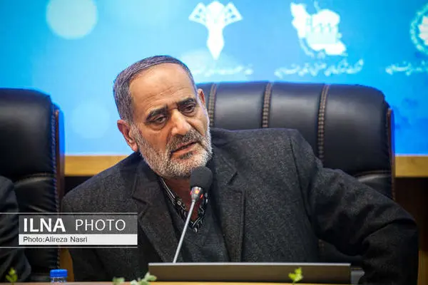 دولت باید موقتاً صرافی‌ها را جمع کند/ کجای دنیا سکه ضرب می‌کنند و دست مردم می‌دهند؟