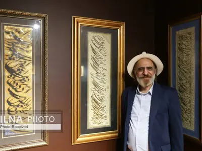 هنوز بوی کاغذ کاهی را دوست دارم/ «خط» و «شعر» و «موسیقی» به هم پیوسته‌اند