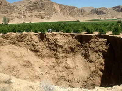 برداشت بی‌رویه آب‌های زیرزمینی فرونشست زمین را در کشور به سطح نگران‌کننده‌ای رسانده است