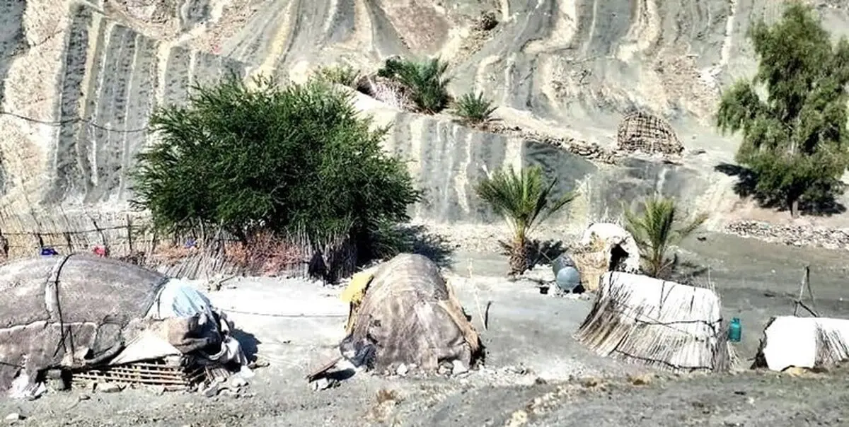 رنج کپرنشینان تریش؛متروکه‌ترین روستای بشاگرد/ طی روزانه ۴۵ کیلومتر راه برای تهیه مواد‌غذایی 