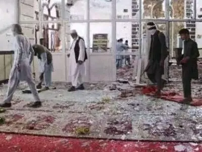 طالبان ۳ عامل حمله به نمازگزاران مسجد ننگرهار را بازداشت کرد